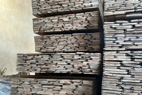 Short cladding boards - Reliable Materials - reclaimed wood producer