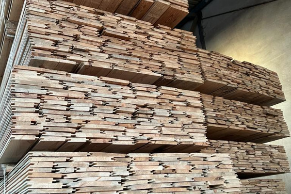 Short cladding boards - Reliable Materials - reclaimed wood producer